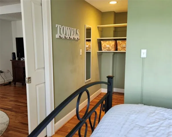 $100,000 | 323 Emanuel Cleaver II Blvd., Unit 6C, Kansas City, MO 64112