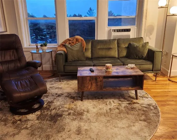 $100,000 | 323 Emanuel Cleaver II Blvd., Unit 6C, Kansas City, MO 64112