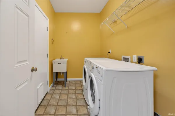 $409,900 | 1405 West Countryside Lane, Bloomington, IN 47403