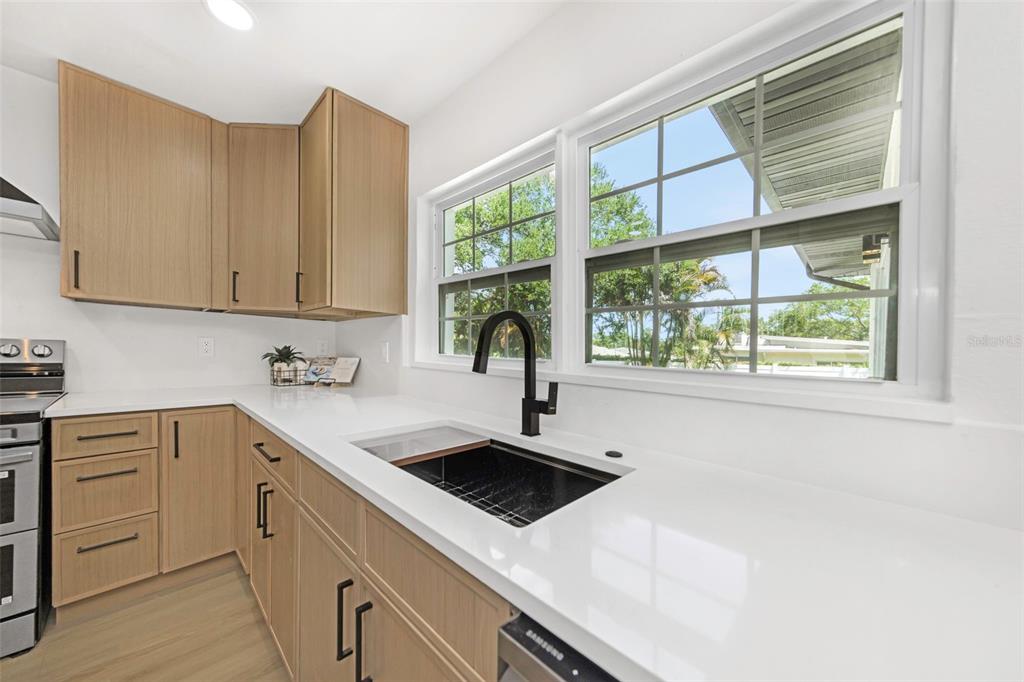318 Mehlenbacher Road Belleair, FL 33756 - Photo 17 of 64