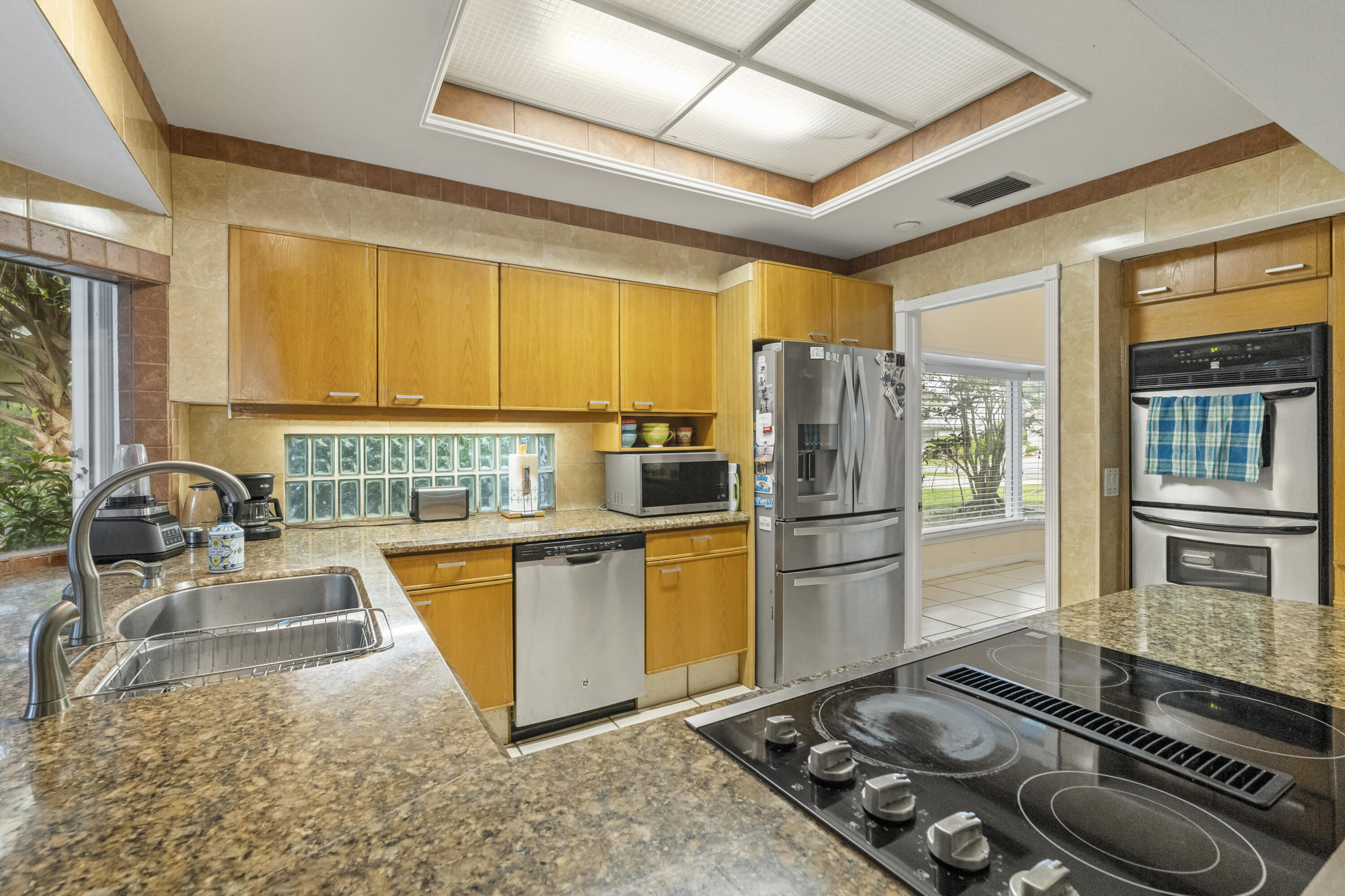 2683 Northwest 49th Street Boca Raton, FL 33434 - Photo 13 of 27 kitchen3