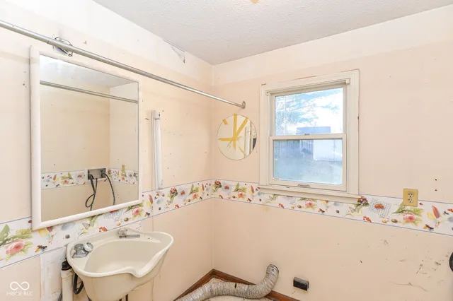 $360,000 | 6035 Buckskin Court, Indianapolis, IN 46250