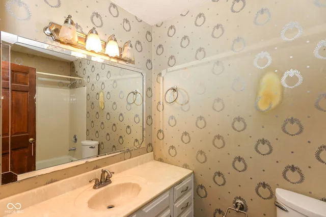 $360,000 | 6035 Buckskin Court, Indianapolis, IN 46250