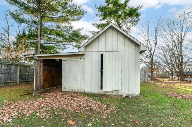 $324,900 | 6035 Buckskin Court, Indianapolis, IN 46250