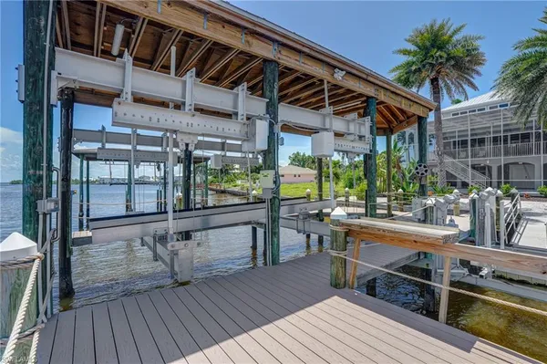 $4,950,000 | 5640 Williams Drive, Fort Myers Beach, FL 33931