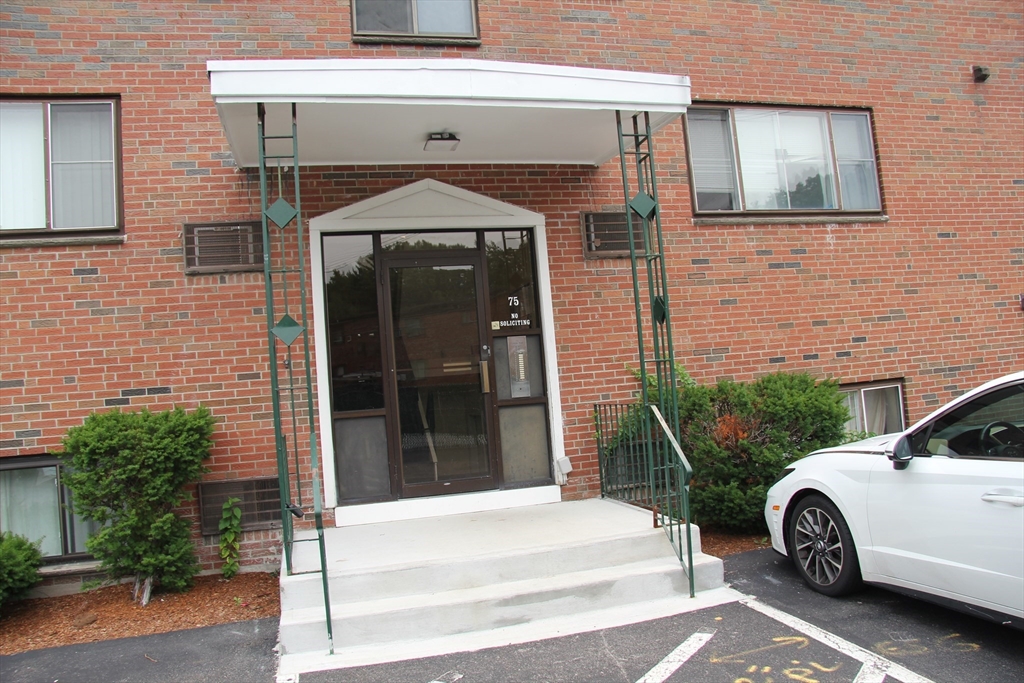 75 Nicholas Road, Unit G Framingham, MA 01701 - Photo 5 of 27