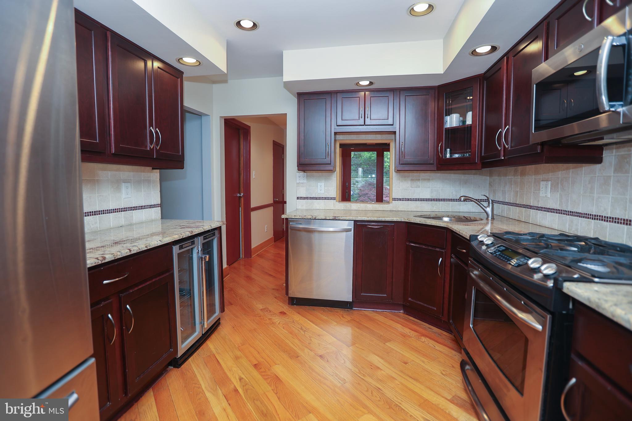 317 Golf Hills Road Havertown, PA 19083 - Photo 6 of 26