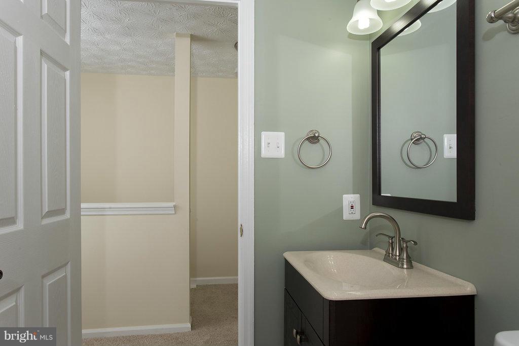 1315 Apple Ridge Court Edgewood, MD 21040 - Photo 17 of 29 Bath