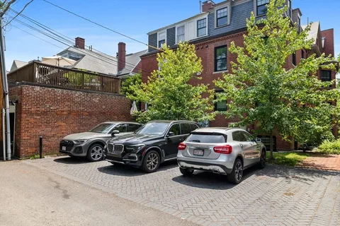 $1,925,000 | 1762 Beacon Street, Unit 4, Brookline, MA 02445