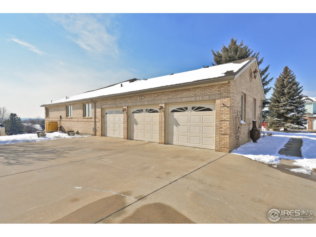 1815 Red Cloud Road Longmont, CO 80504 - Photo 38 of 40 3 Car Garage - Attached