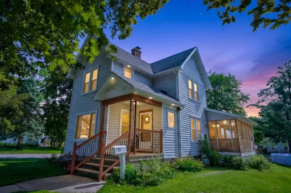 $299,900 | 572 North Monroe Street, Waterloo, WI 53594