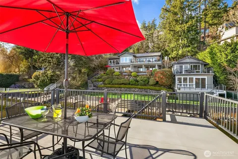 $5,178,000 | 650 Lake Sammamish Lane Northeast, Bellevue, WA 98008