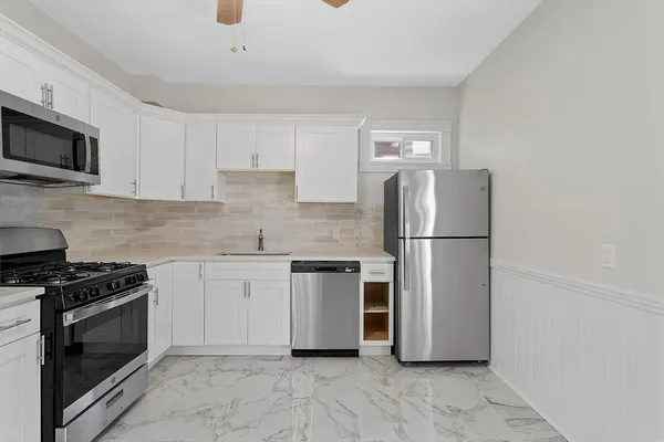 $4,250 | 21 1/2 Mt Vernon Street, Unit 2, Boston, MA 02125