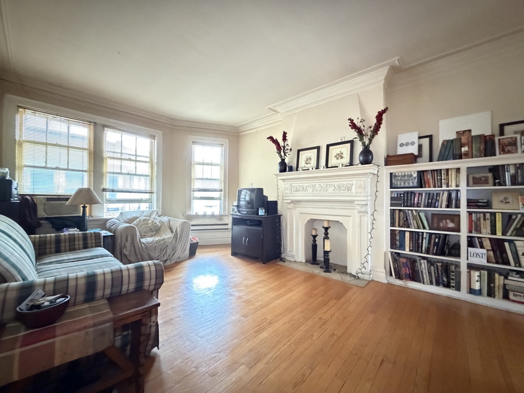 918 Green Bay Road, Unit 3E Winnetka, IL 60093 - Photo 11 of 21 Gallery Image 11