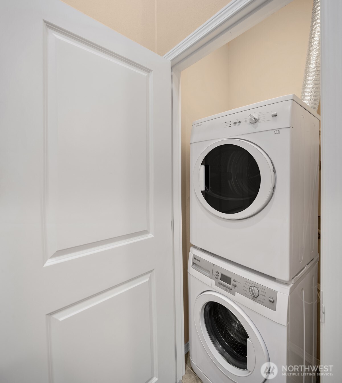 757 North 95th Street, Unit B Seattle, WA 98103 - Photo 20 of 23 Gallery Image 20