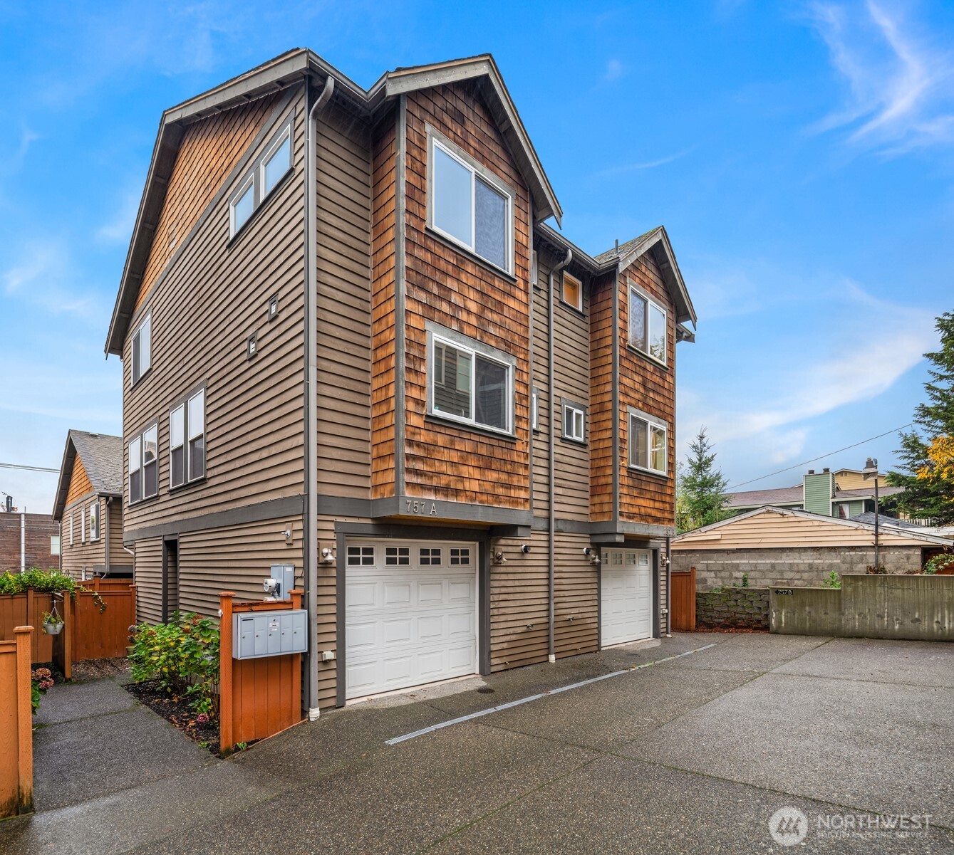 757 North 95th Street, Unit B Seattle, WA 98103 - Photo 2 of 23 Gallery Image 2