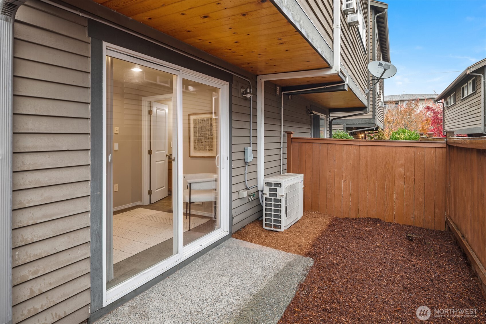 757 North 95th Street, Unit B Seattle, WA 98103 - Photo 21 of 23 Gallery Image 21