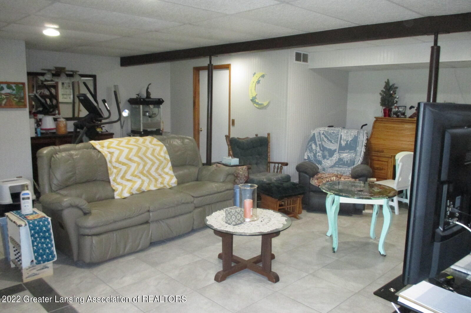 595 South Chester Road Charlotte, MI 48813 - Photo 17 of 33 17 LL Rec Room