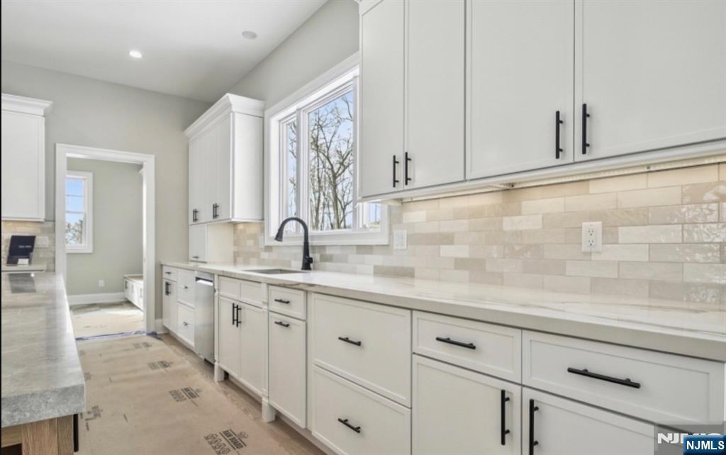 3 Bristol Ridge Boonton, NJ 07005 - Photo 8 of 38