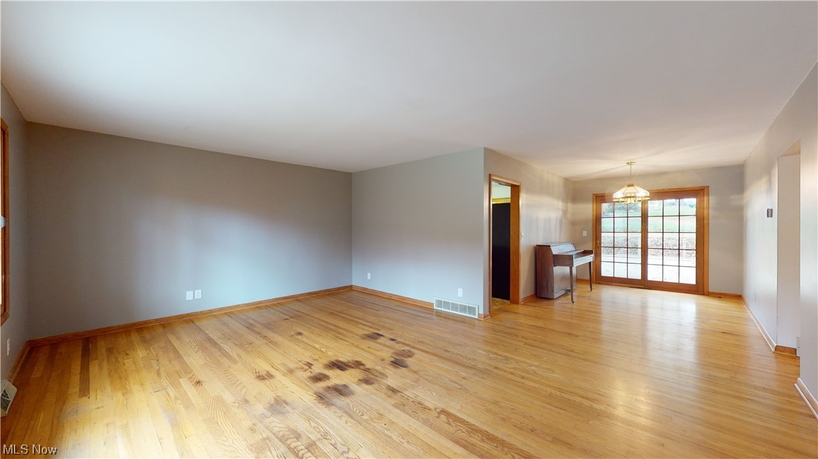 9600 Mennonite Road Wadsworth, OH 44281 - Photo 10 of 35 Living Room with hardwood floors
