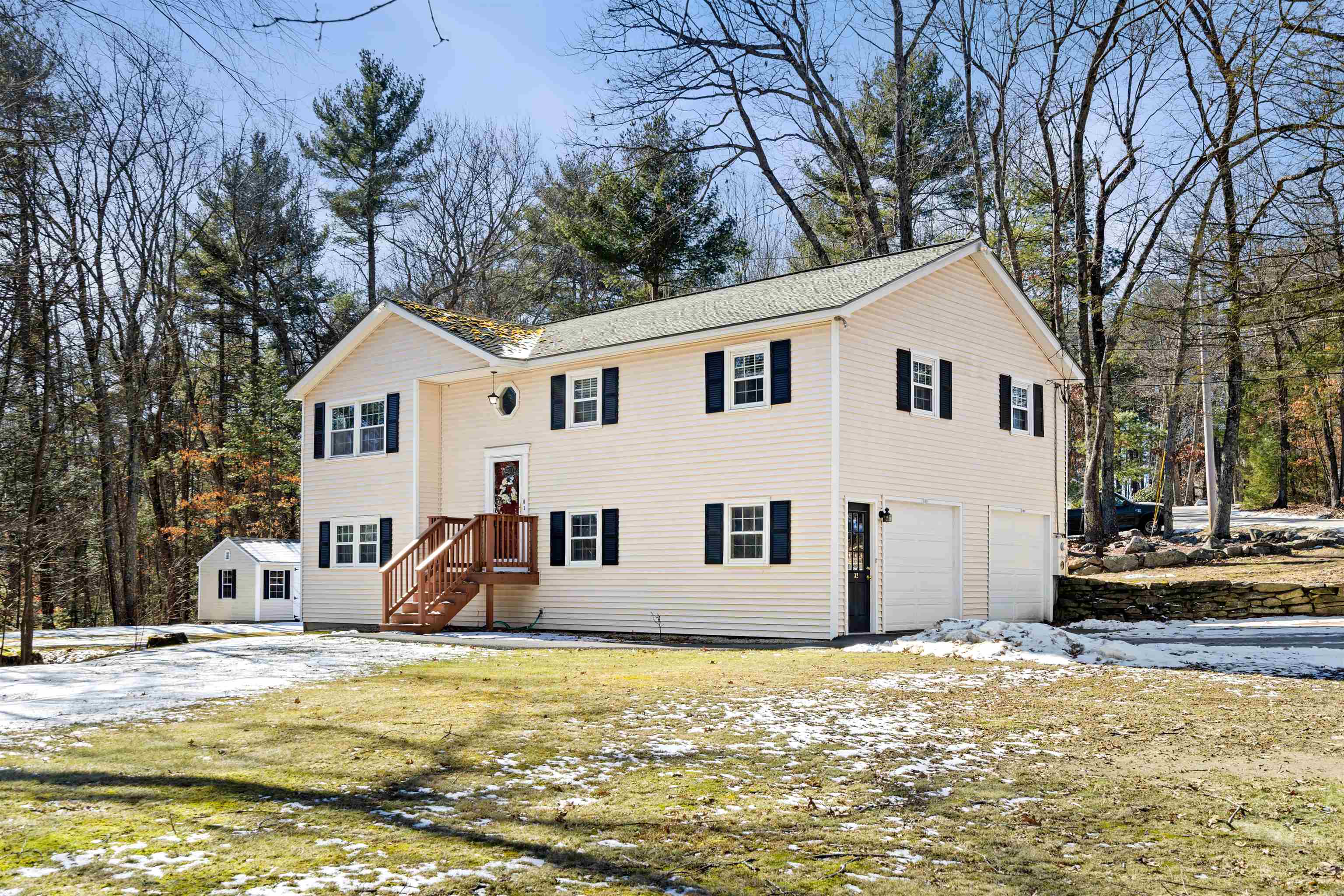 32 Kienia Road Hudson, NH 03051 - Photo 1 of 32