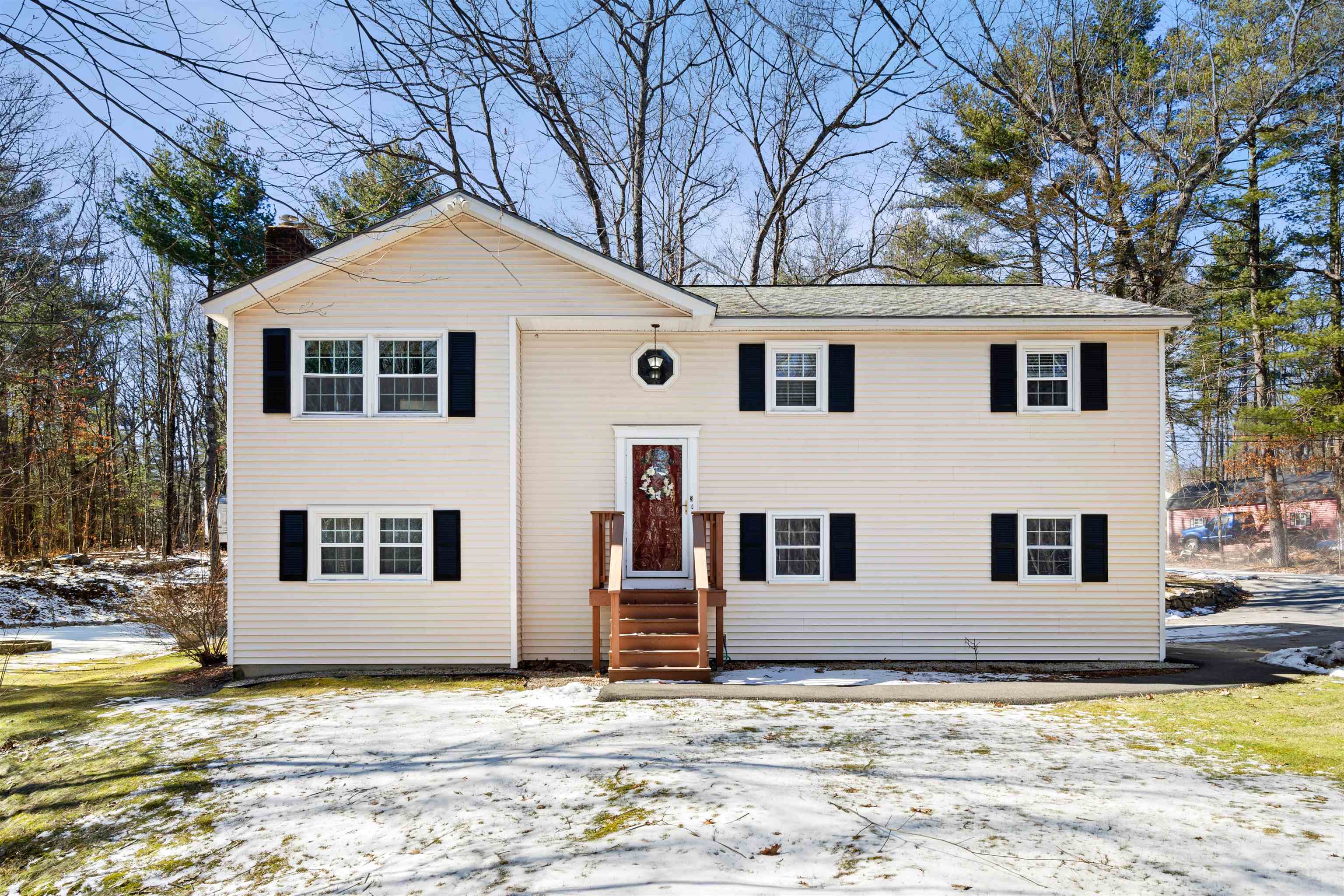 32 Kienia Road Hudson, NH 03051 - Photo 2 of 32