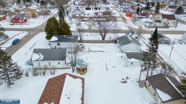 $154,900 | 411 9th Street Northwest, Chisholm, MN 55719