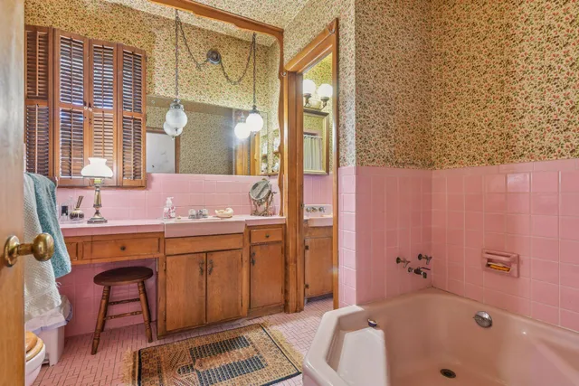 $875,000 | 5536 St Johns Avenue, Edina, MN 55424