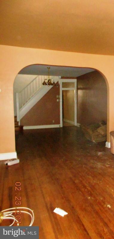 3830 Old Frederick Road Baltimore, MD 21229 - Photo 2 of 7 Living Room
