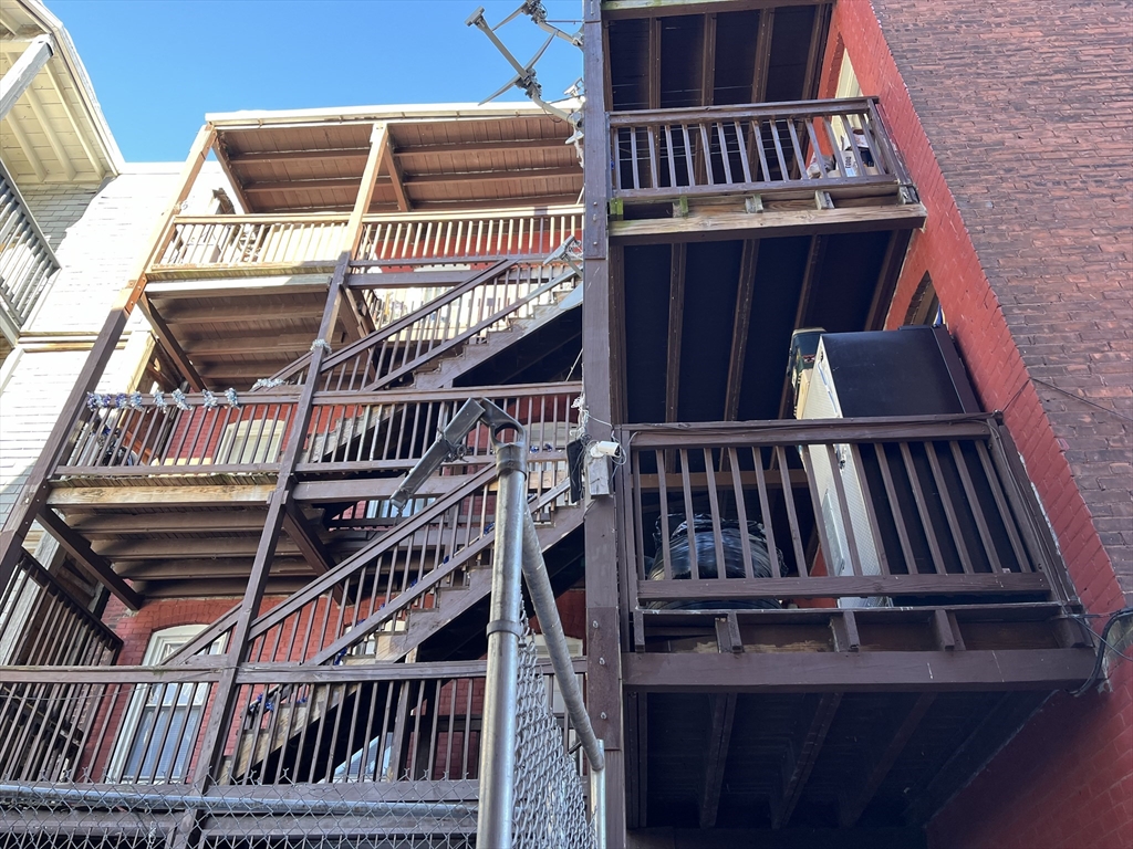 691 State Street Springfield, MA 01109 - Photo 3 of 18 a view of balcony with small deck