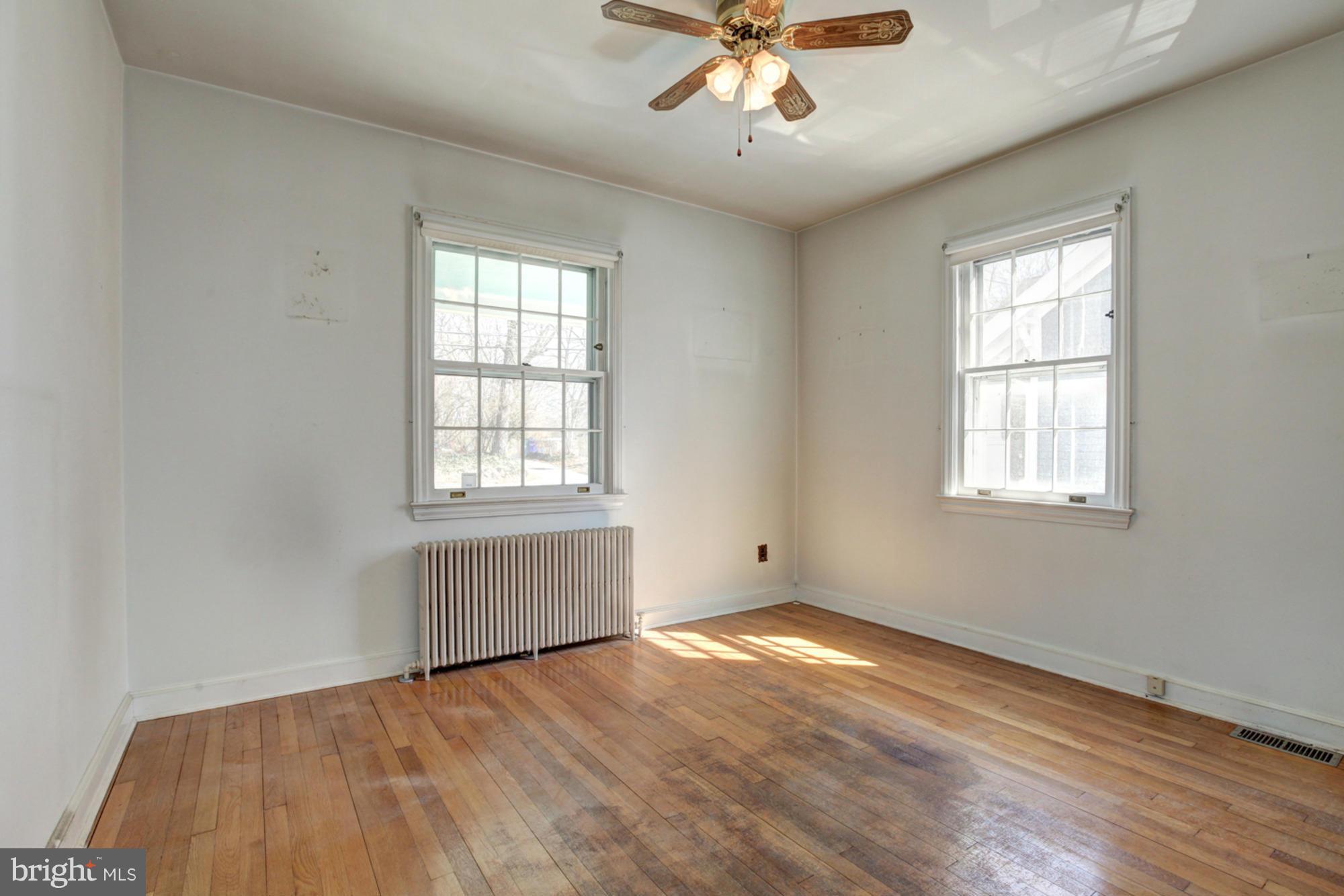 9906 Capitol View Avenue Silver Spring, MD 20910 - Photo 11 of 28 Bedroom Main Level