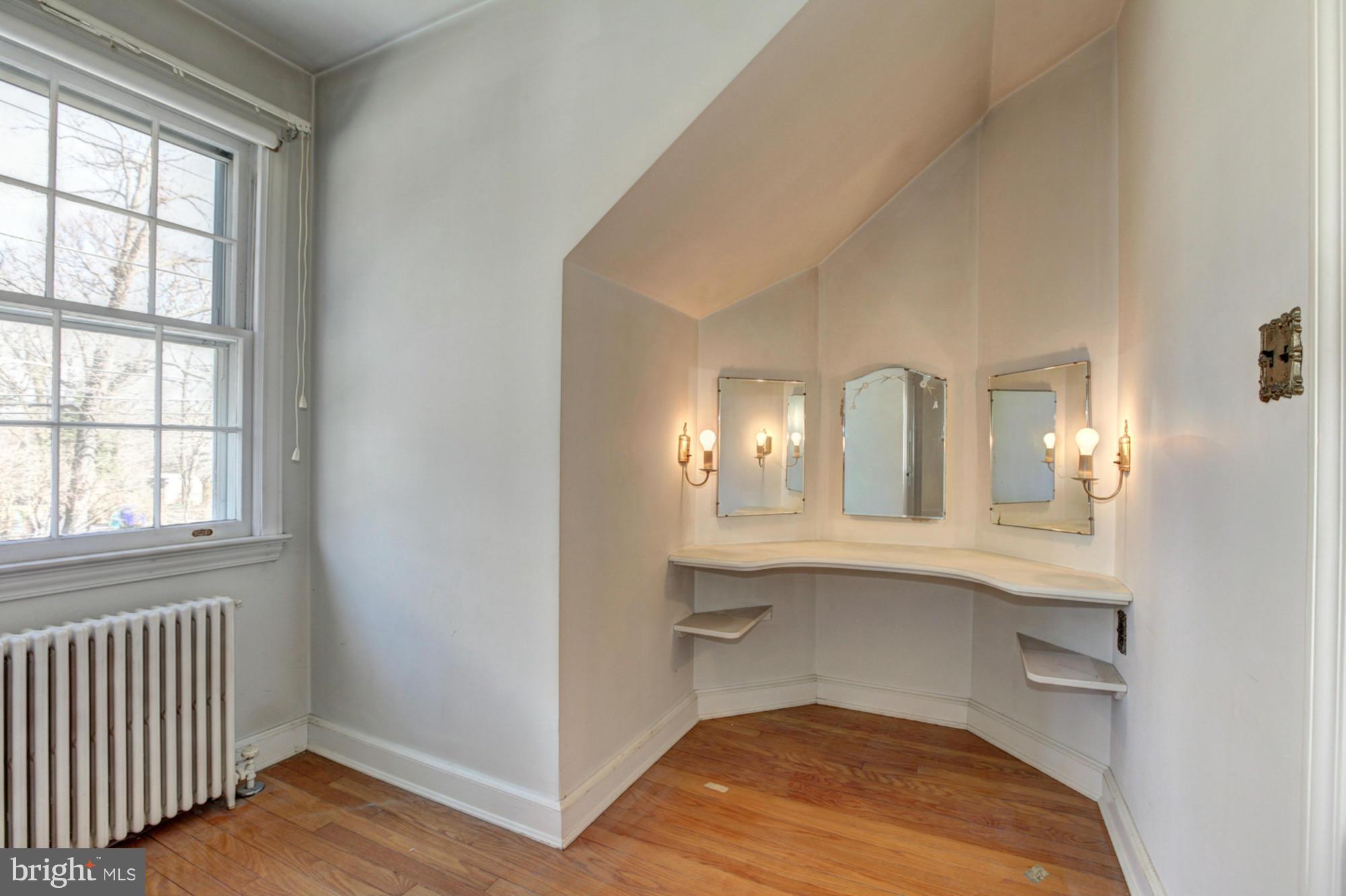 9906 Capitol View Avenue Silver Spring, MD 20910 - Photo 16 of 28 Bedroom (Master)