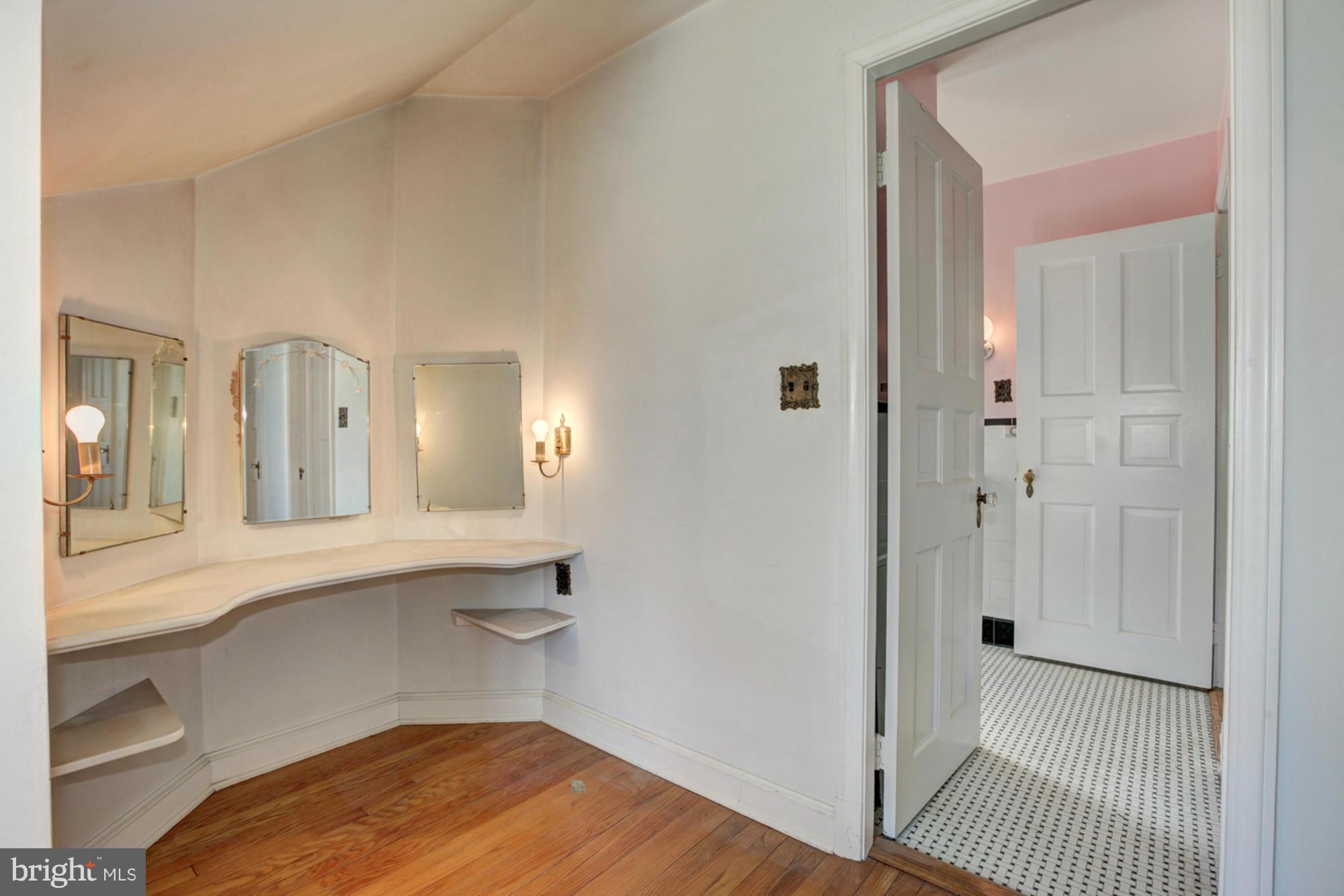9906 Capitol View Avenue Silver Spring, MD 20910 - Photo 17 of 28 Bedroom (Master)
