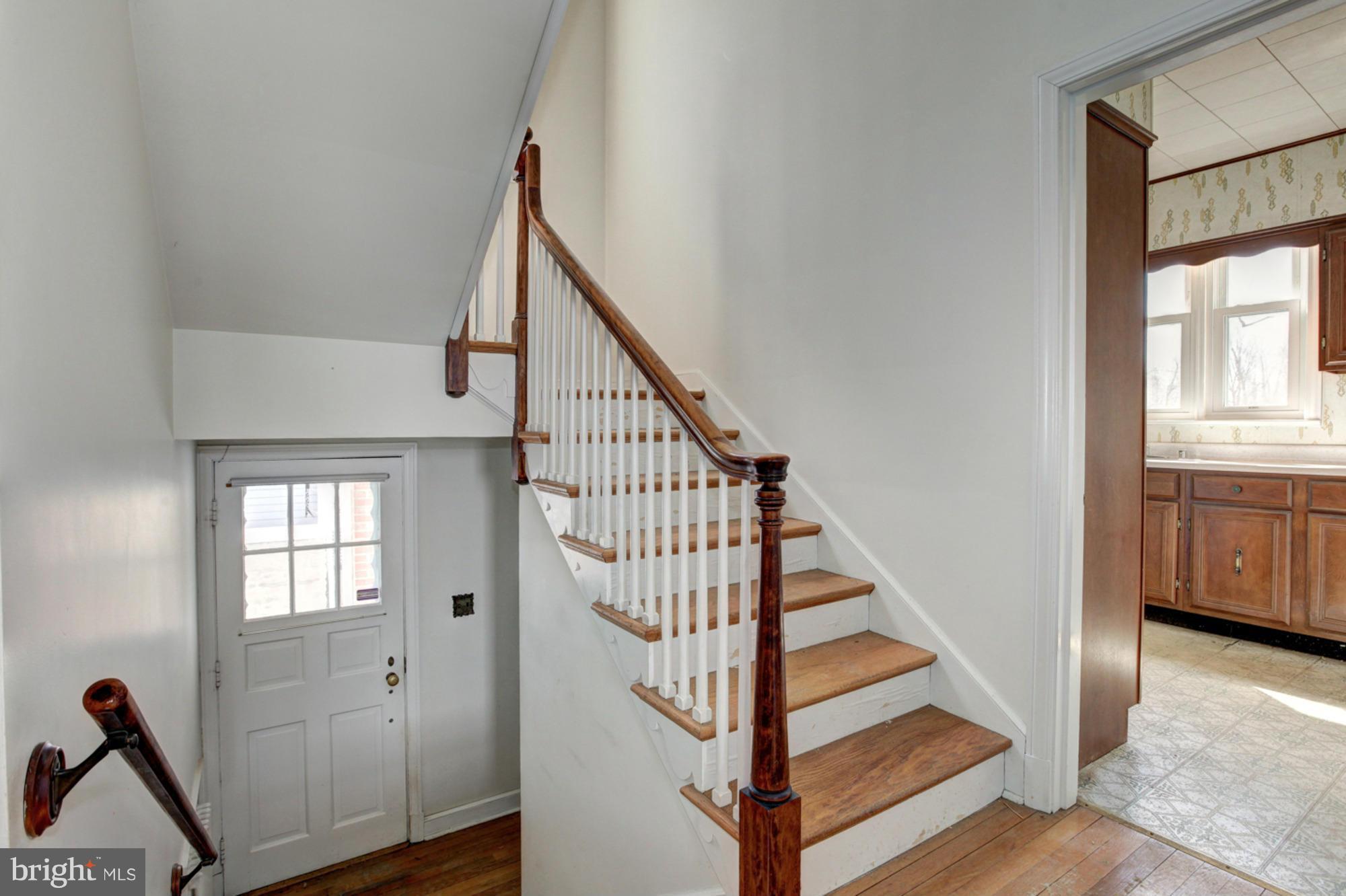 9906 Capitol View Avenue Silver Spring, MD 20910 - Photo 3 of 28 Interior (General)