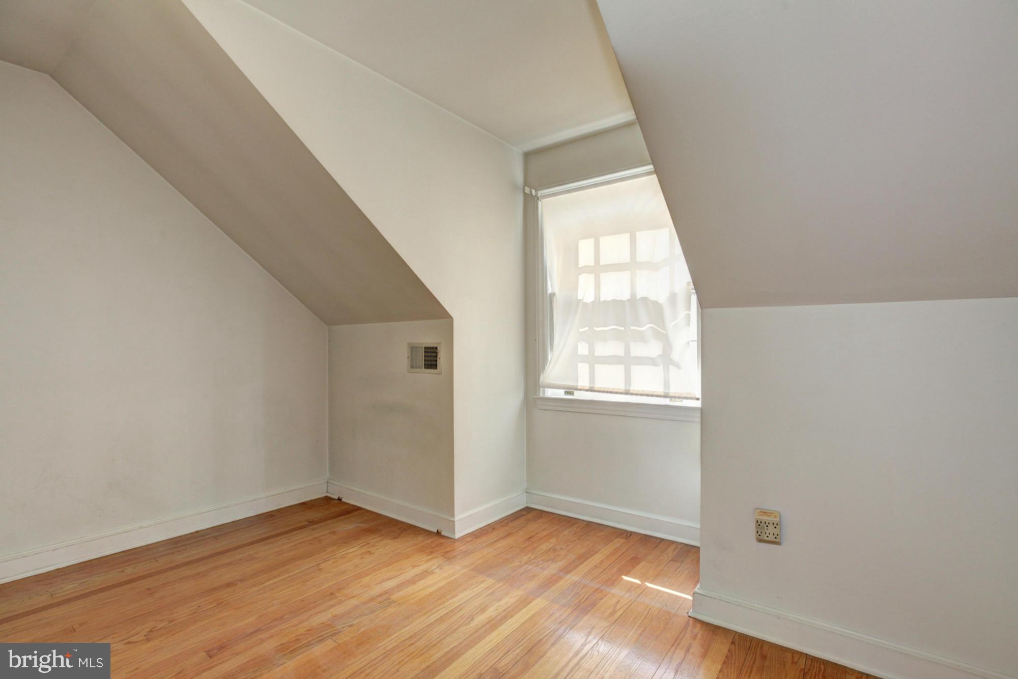 9906 Capitol View Avenue Silver Spring, MD 20910 - Photo 22 of 28 Bedroom