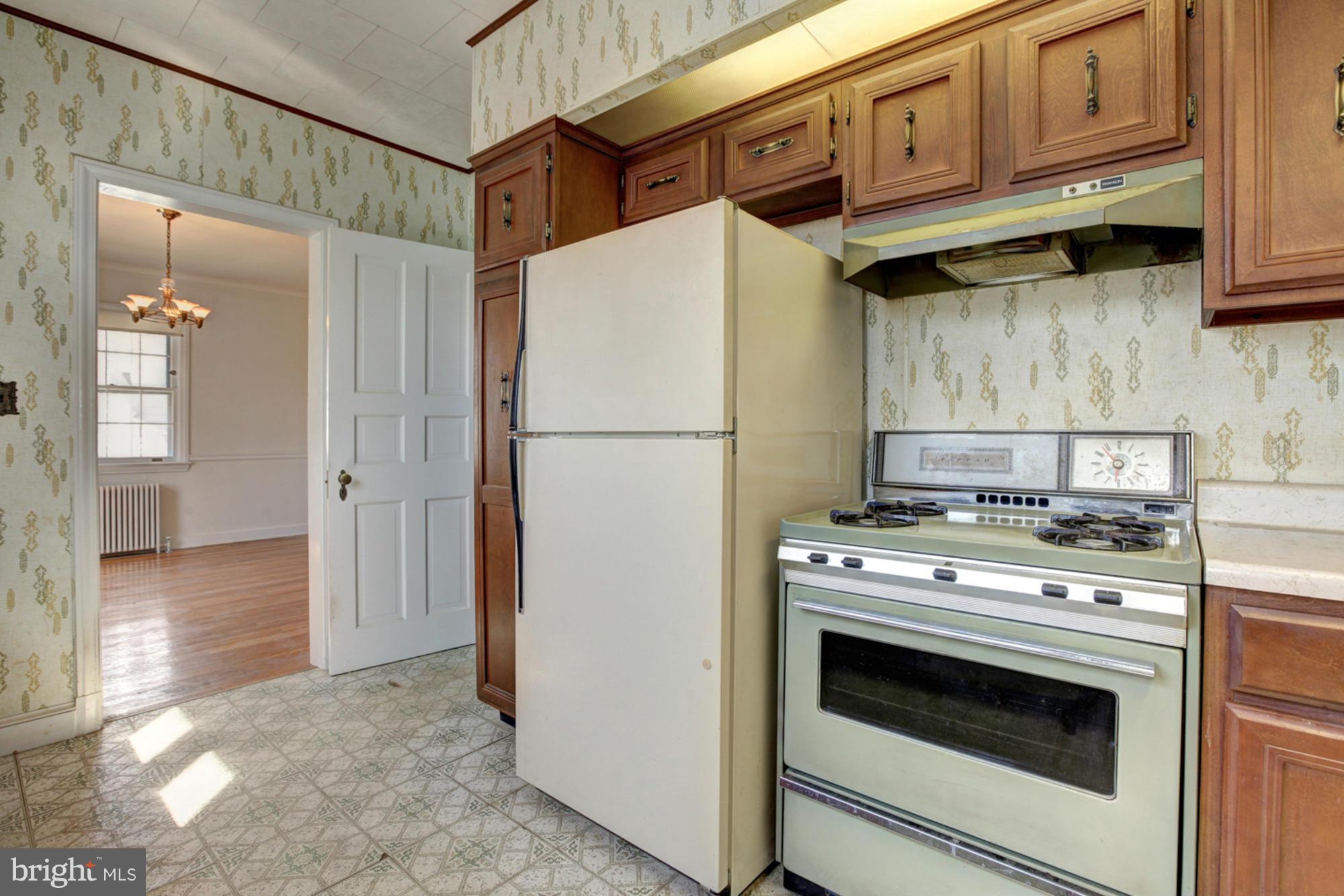 9906 Capitol View Avenue Silver Spring, MD 20910 - Photo 8 of 28 Kitchen