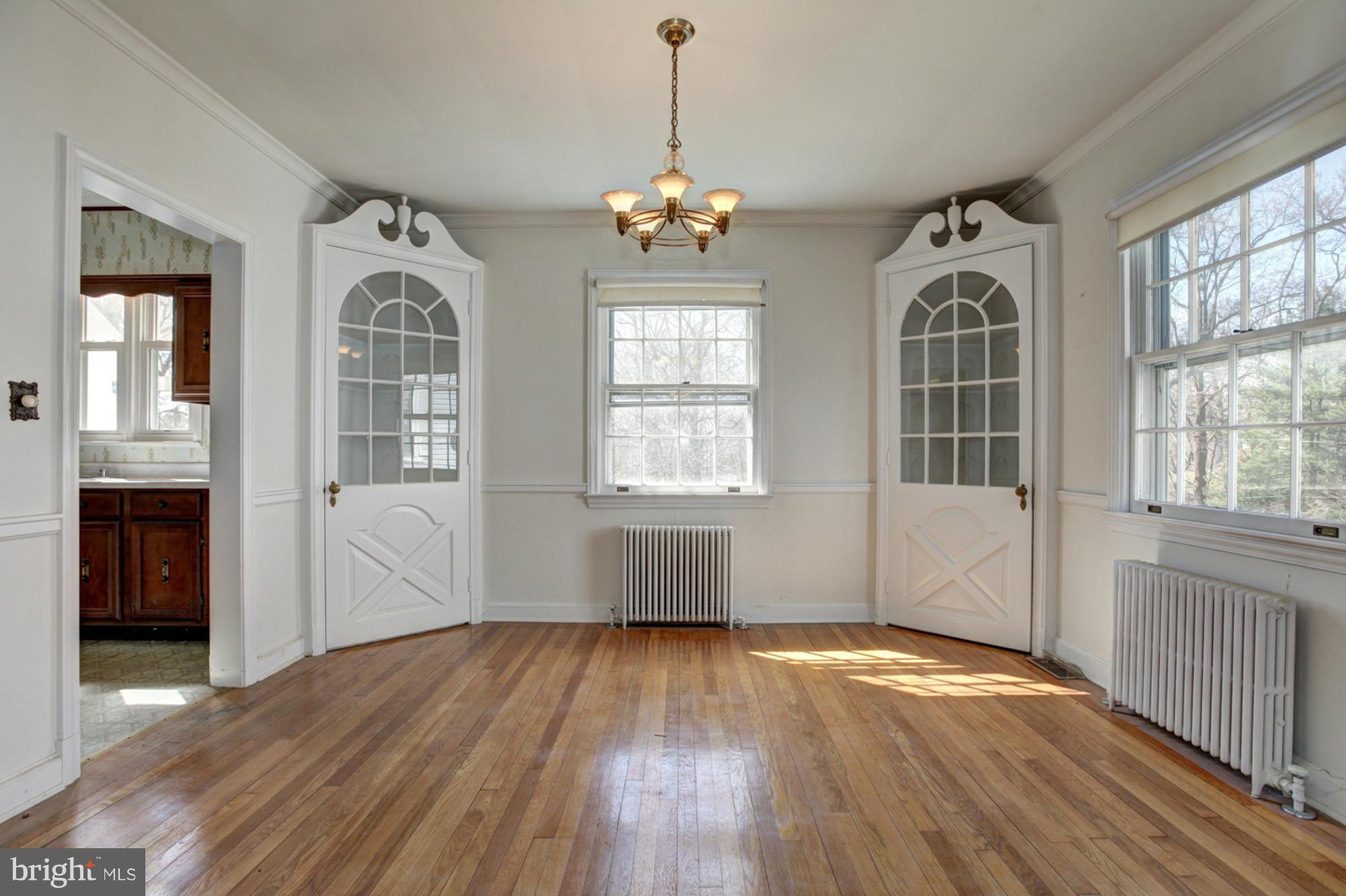 9906 Capitol View Avenue Silver Spring, MD 20910 - Photo 9 of 28 Dining Room