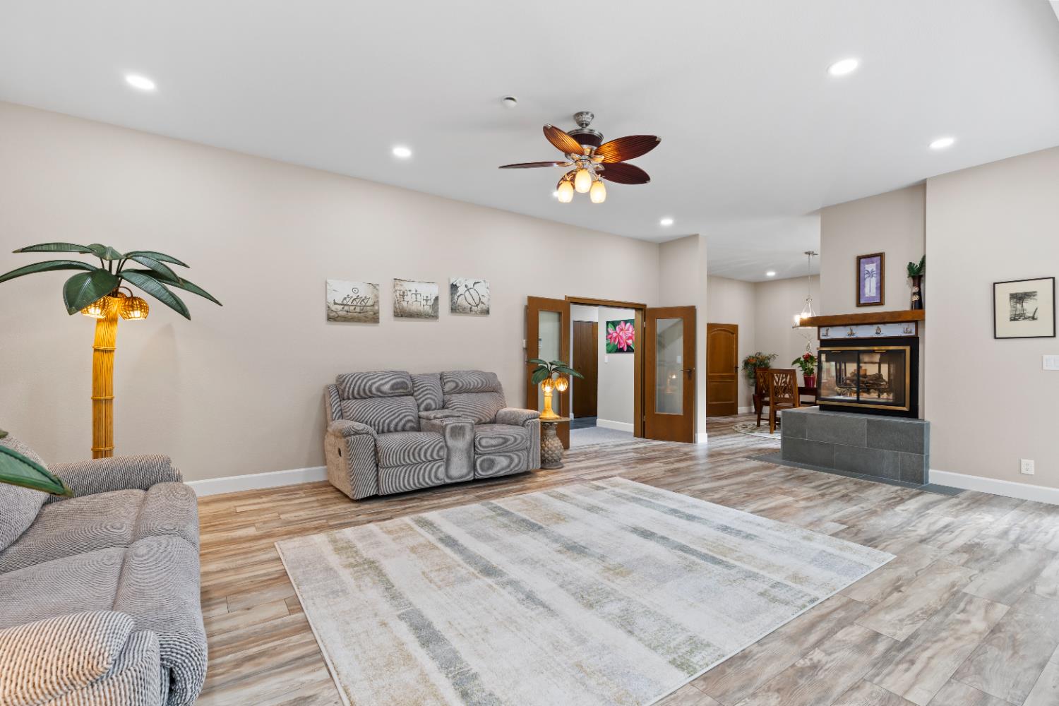 1222 Fruitvale Road Lincoln, CA 95648 - Photo 22 of 90 a living room with furniture and kitchen view
