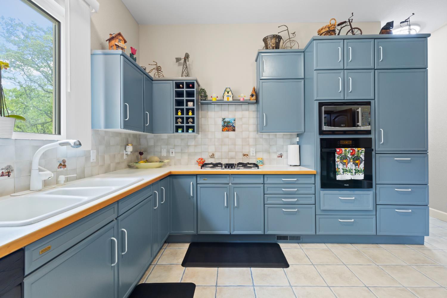 1222 Fruitvale Road Lincoln, CA 95648 - Photo 32 of 90 a kitchen with stainless steel appliances a refrigerator and sink