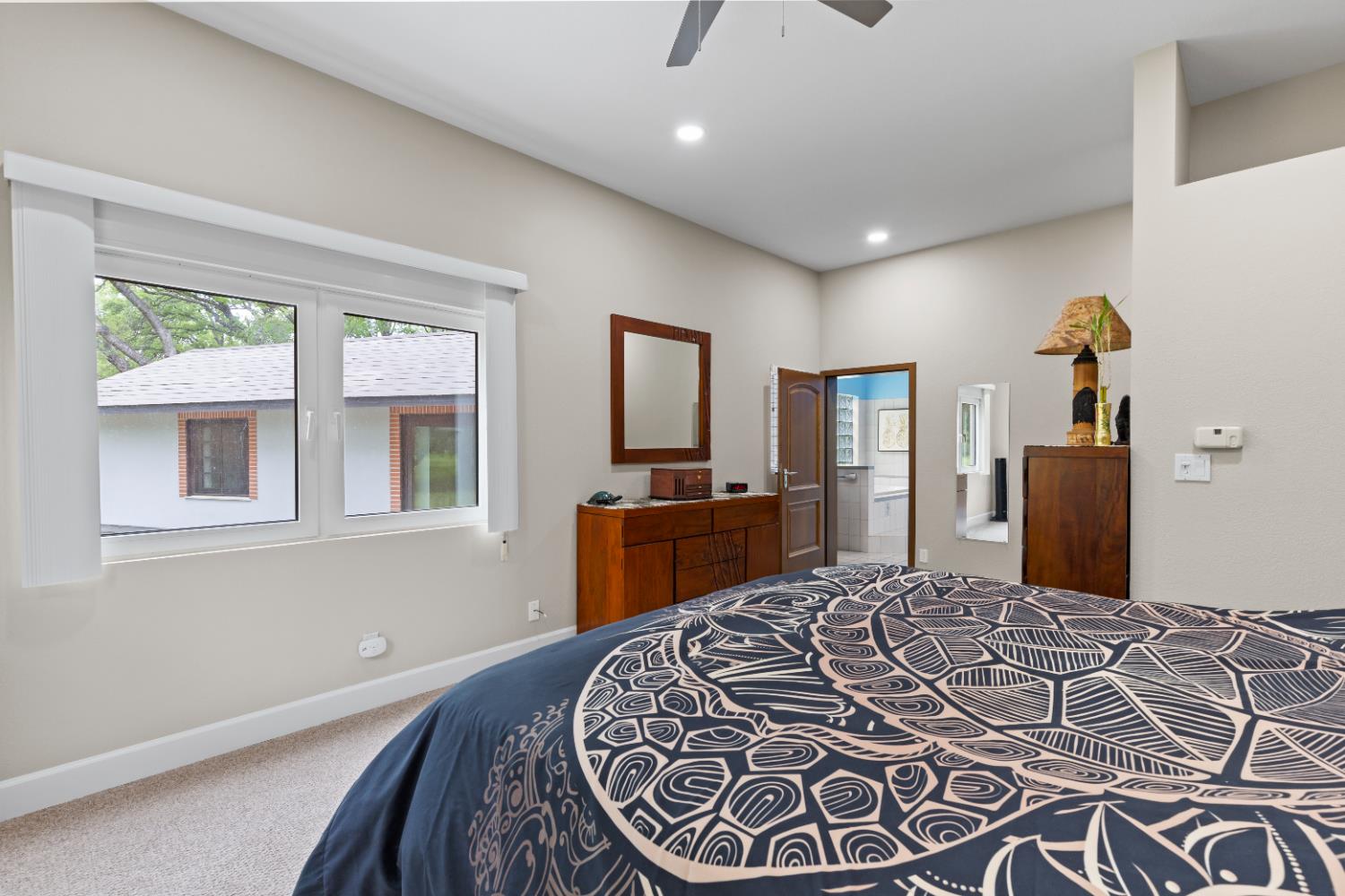 1222 Fruitvale Road Lincoln, CA 95648 - Photo 40 of 90 a bed room with a bed and a television