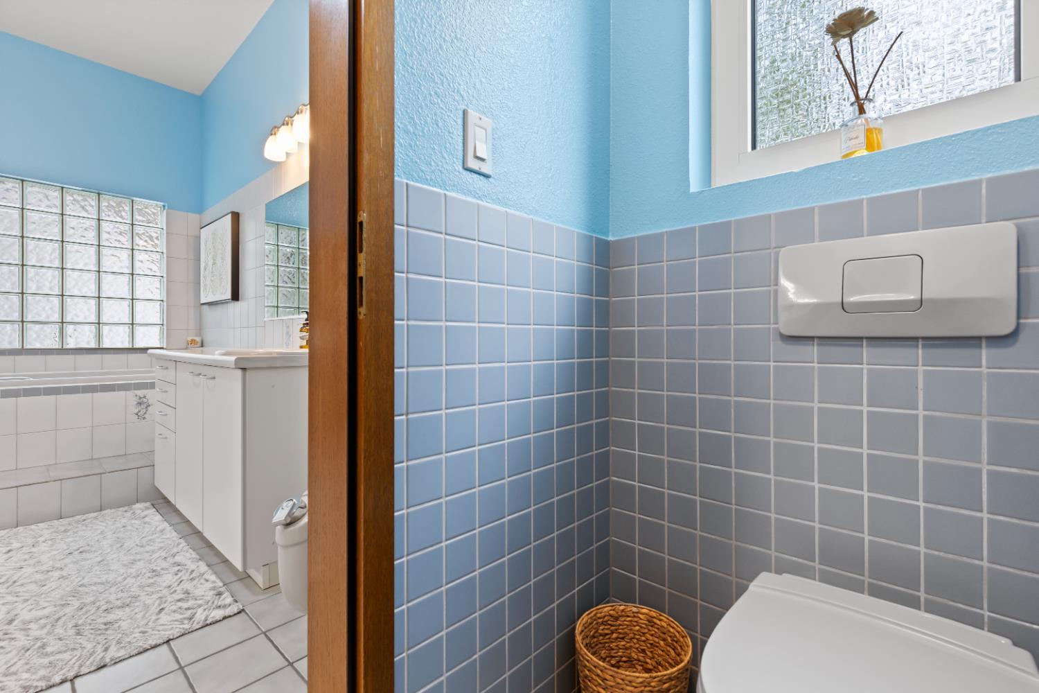 1222 Fruitvale Road Lincoln, CA 95648 - Photo 44 of 90 a bathroom with a sink and a shower