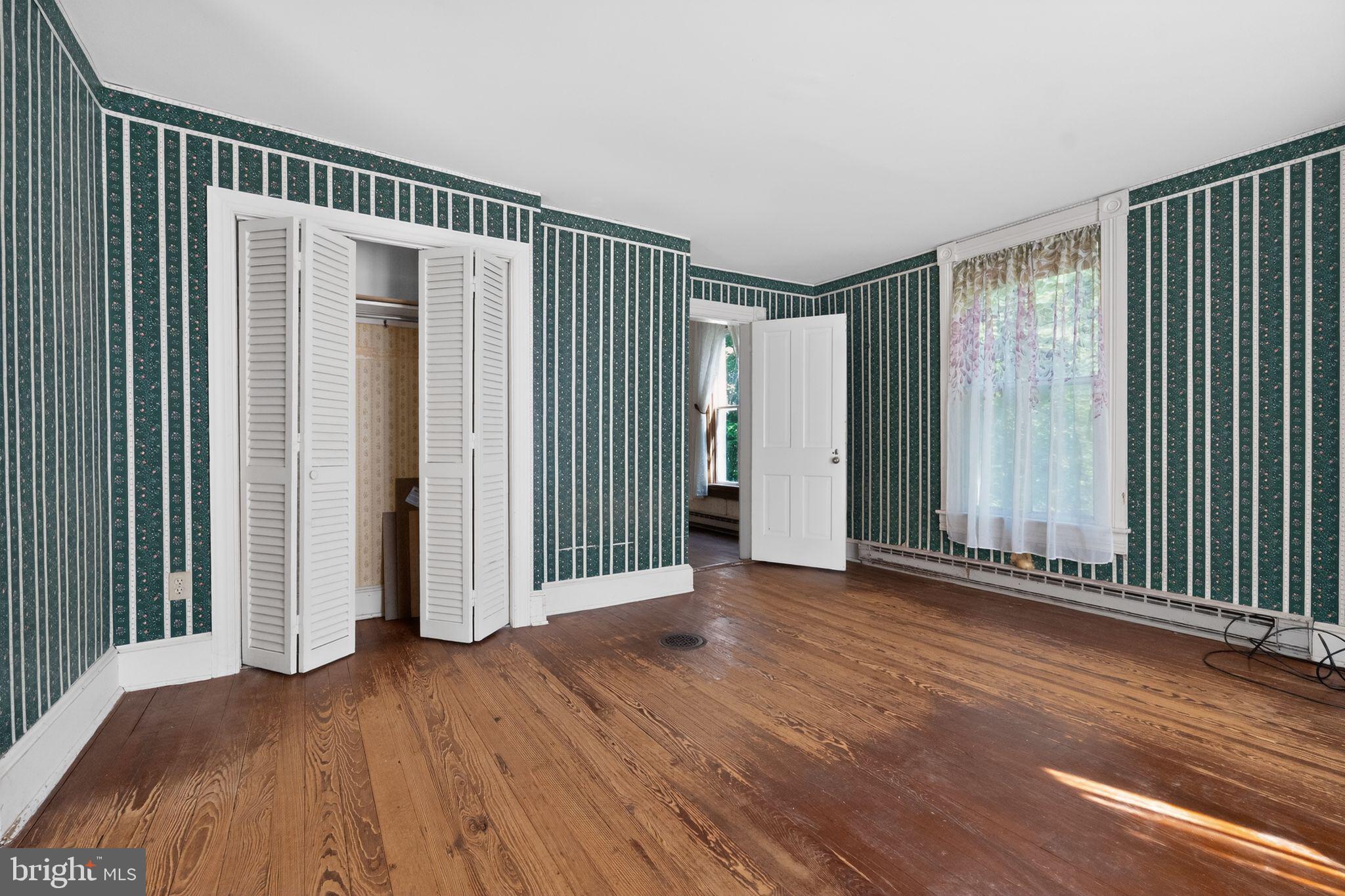 12000 Bethesda Church Road Damascus, MD 20872 - Photo 29 of 59 Large upper level bedroom