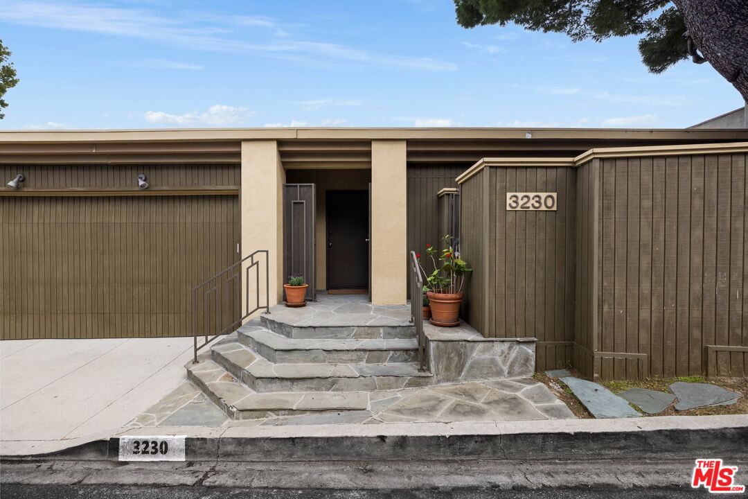 3230 Wrightwood Drive Studio City, CA 91604 - Photo 2 of 43 a view of the entryway of the house