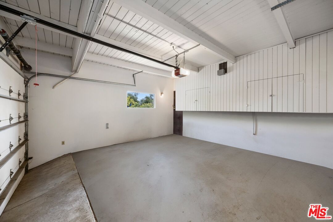 3230 Wrightwood Drive Studio City, CA 91604 - Photo 33 of 43 a view of a garage