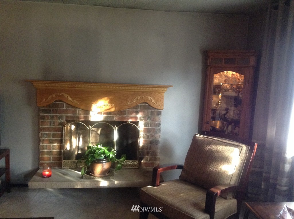 6505 Delridge Way Southwest Seattle, WA 98106 - Photo 2 of 10 Gallery Image 2