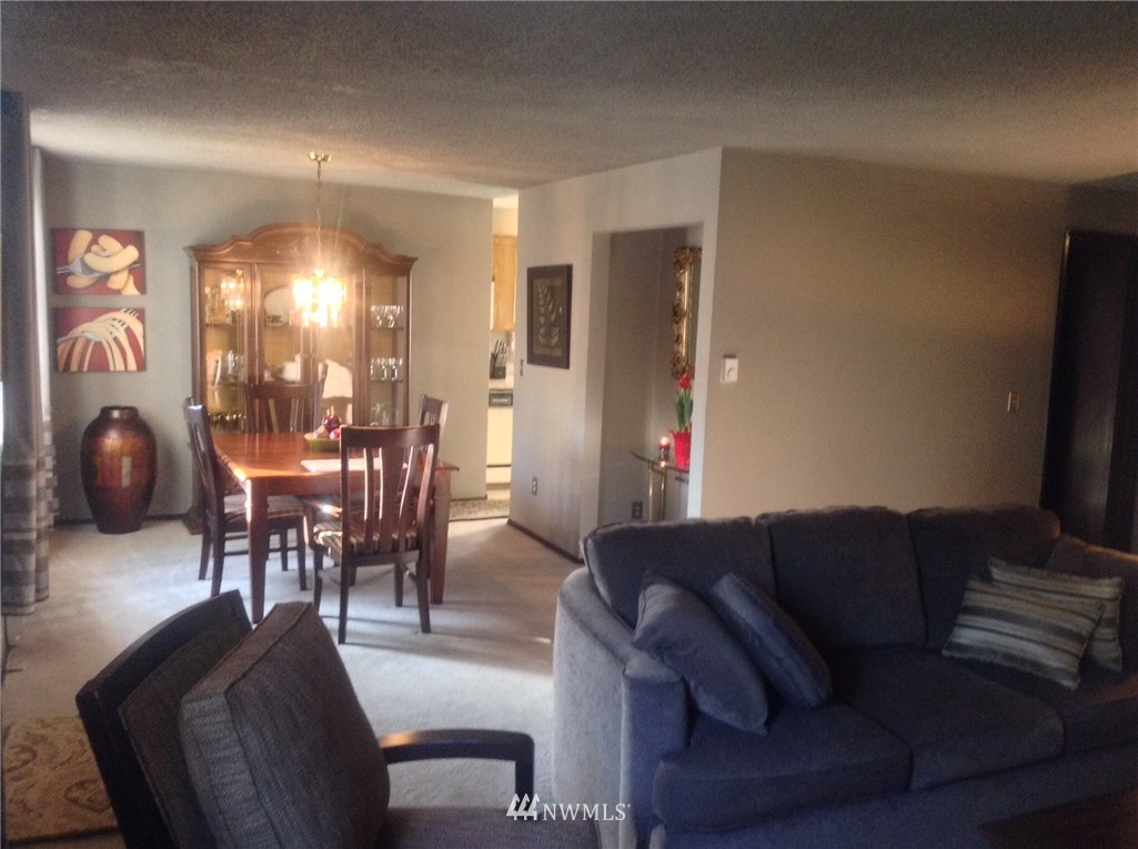6505 Delridge Way Southwest Seattle, WA 98106 - Photo 3 of 10 Gallery Image 3