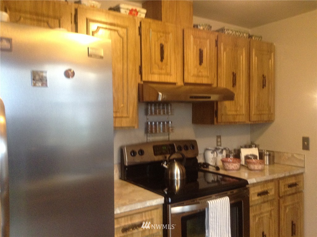 6505 Delridge Way Southwest Seattle, WA 98106 - Photo 5 of 10 Gallery Image 5