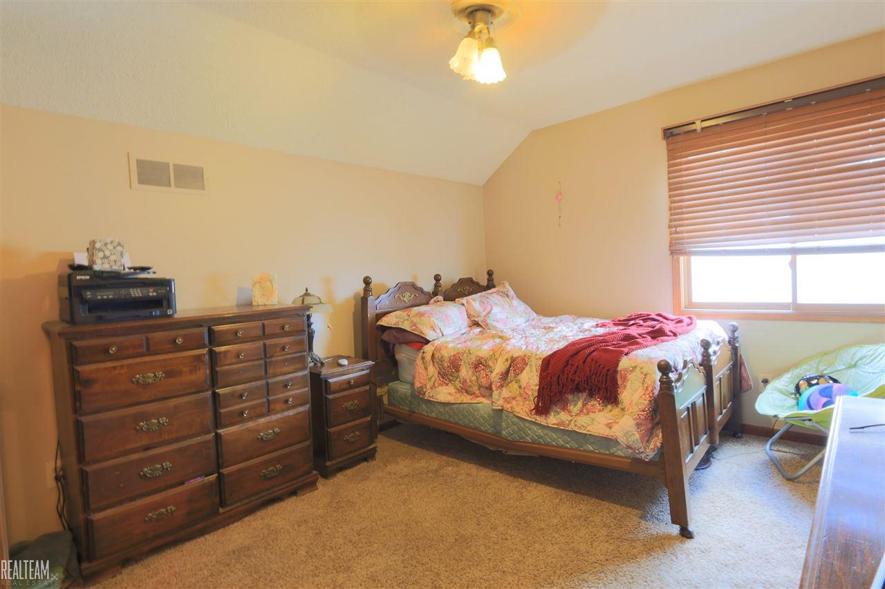 20090 Ridgeway Court Clinton Township, MI 48038 - Photo 13 of 17 31317446-12.JPG