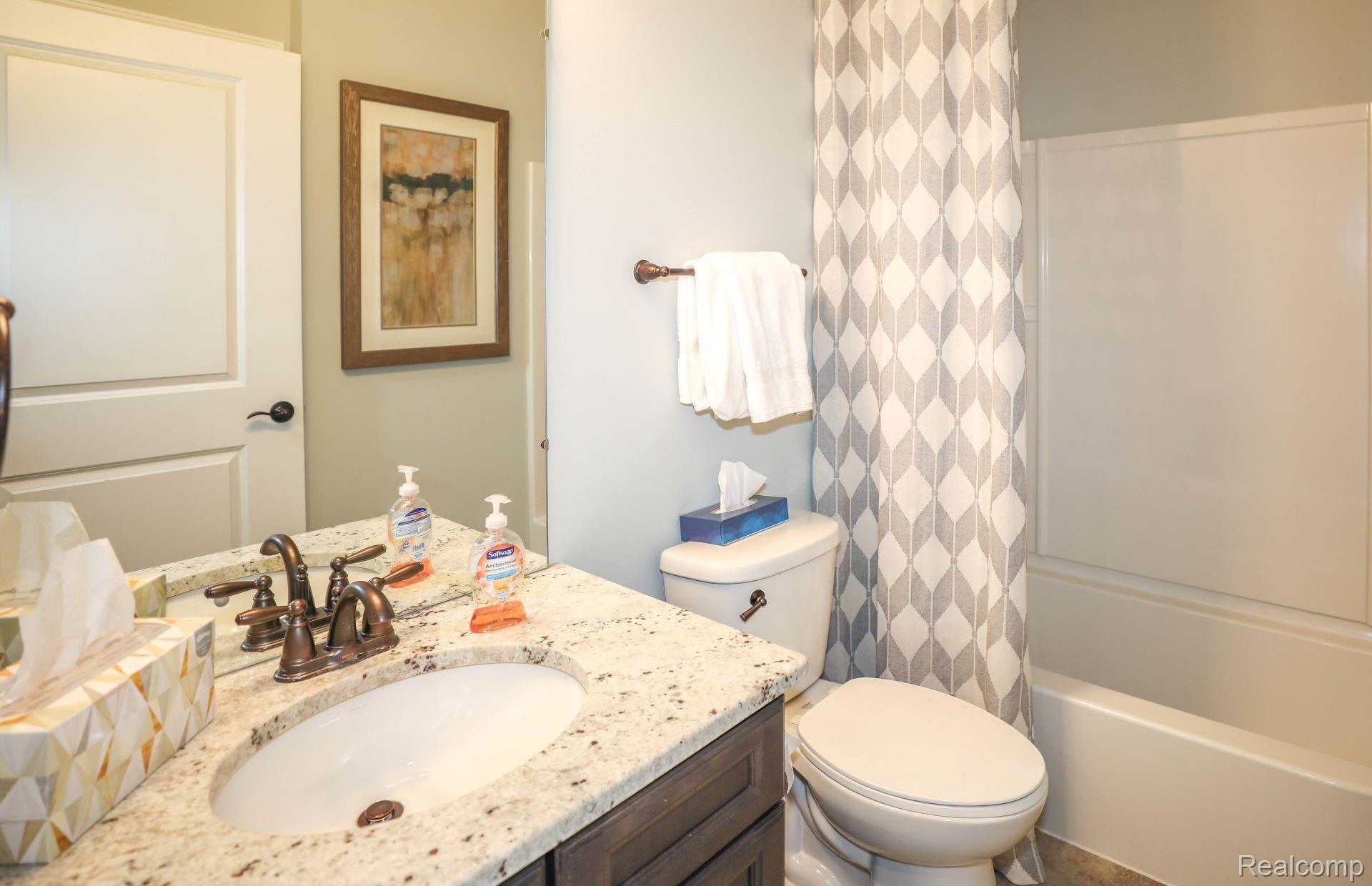 49420 Mapleton Road Canton, MI 48188 - Photo 11 of 17 Guest Bathroom