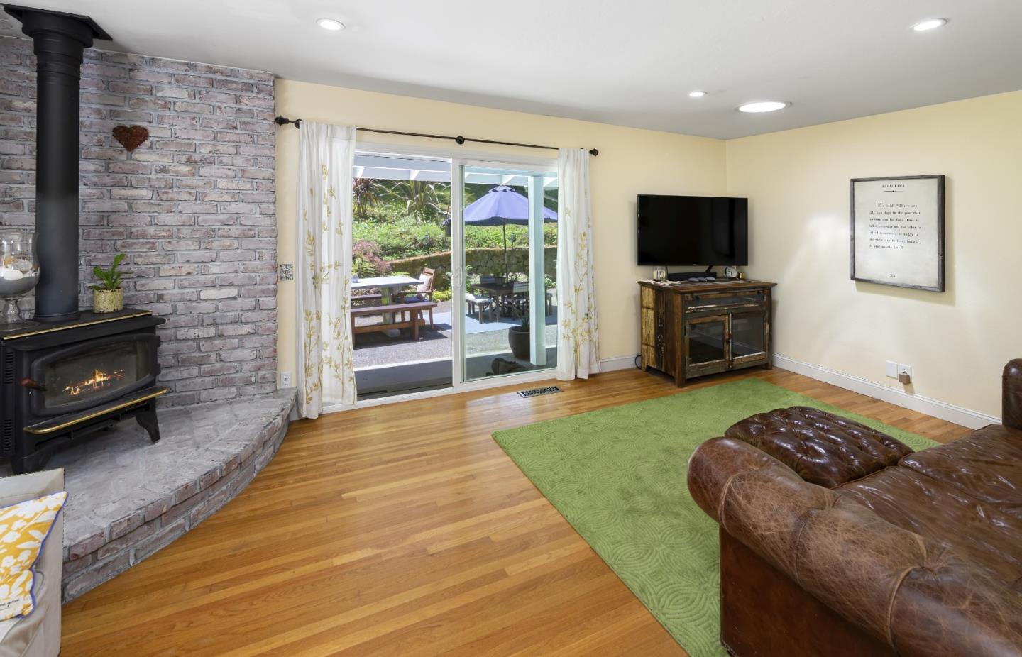 151 Hidden Moon Road Watsonville, CA 95076 - Photo 8 of 27 Gallery Image 8